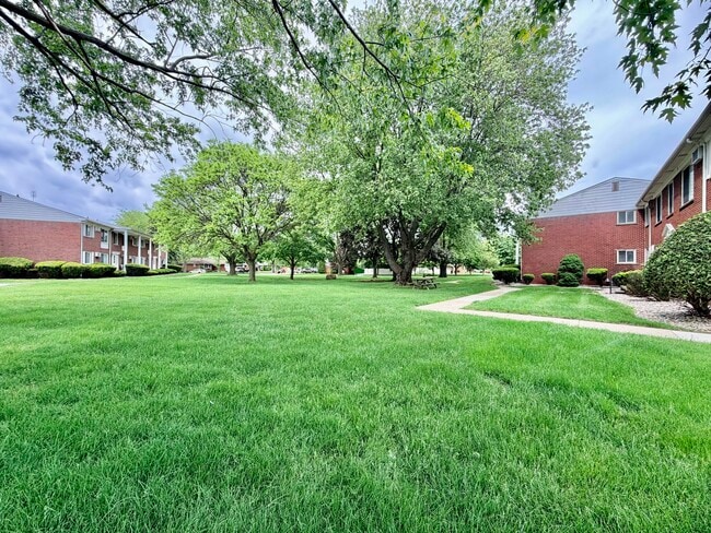 1705 Charlton Rd