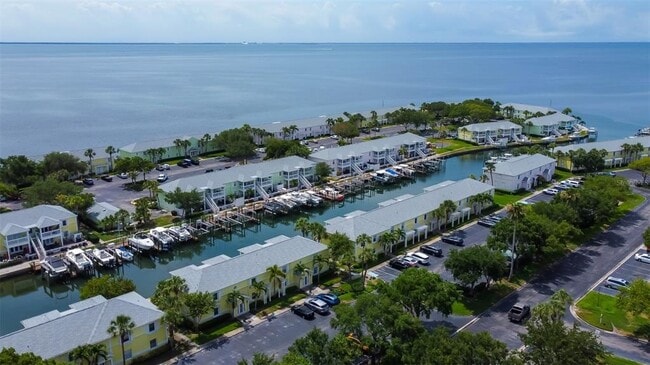 Building Photo - 5092 Beach Dr SE Unit A