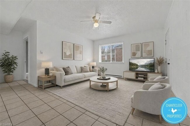 Building Photo - 1504 Autumn Dr Unit B