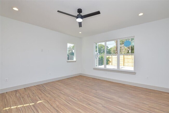 Photo - 7103 Bennett Ave