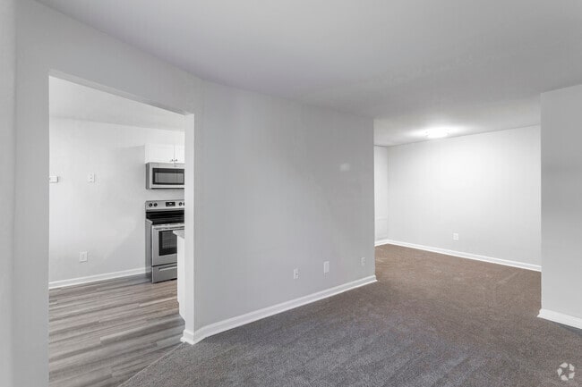 2 BR, 2 BA - 947 SF
