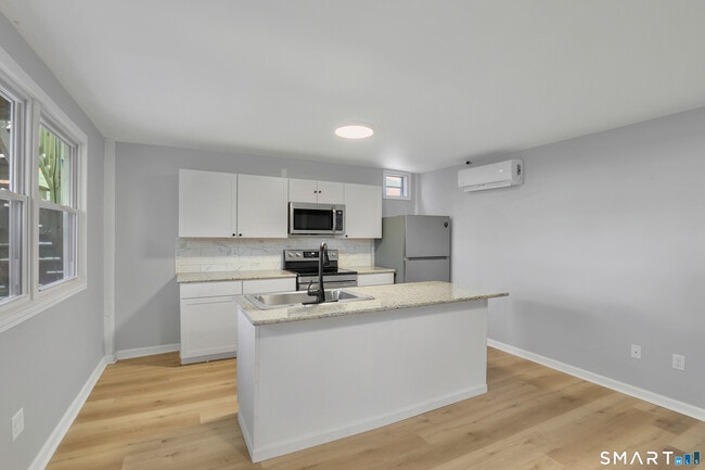 Photo - 194 Hartford Rd Unit B