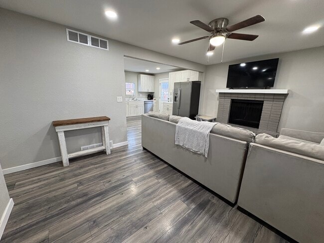 Photo - 1216 Richards Ave