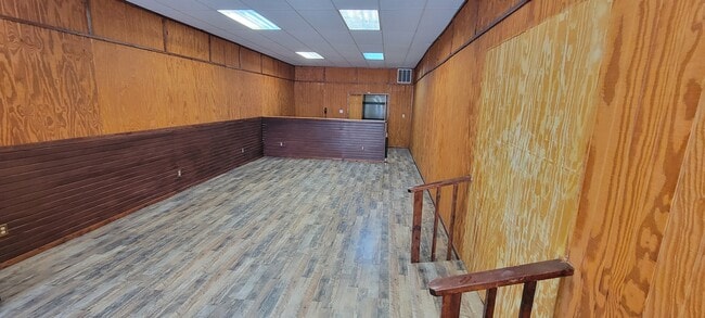 Building Photo - 814 Main St Rental