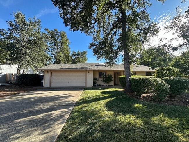Building Photo - Nice well cared for home in desirable Edge...