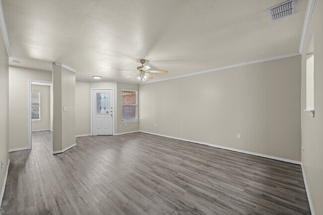 Spacious 3-Bed, 3-Bath Duplex – Awaits!