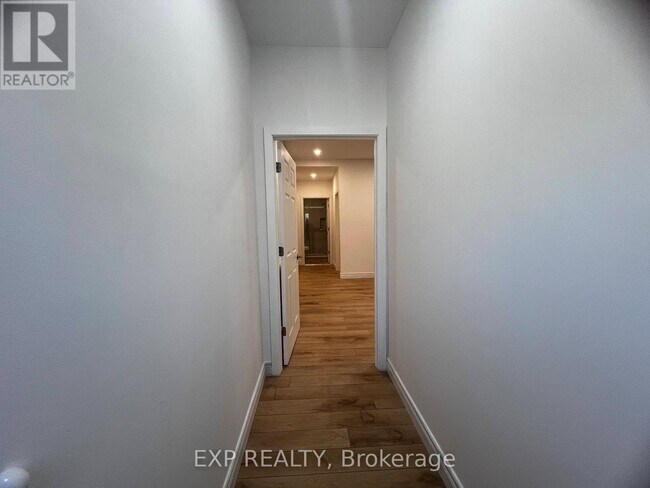 Photo - 804A St Clair Ave W