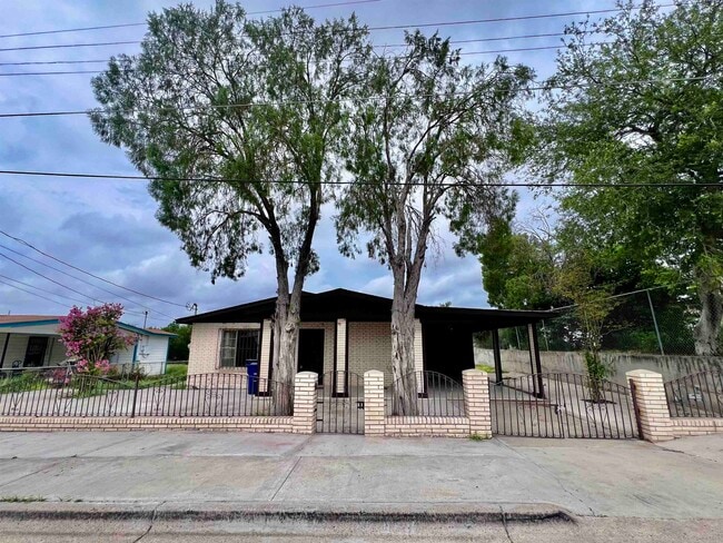 Photo - 110 N Malinche Ave