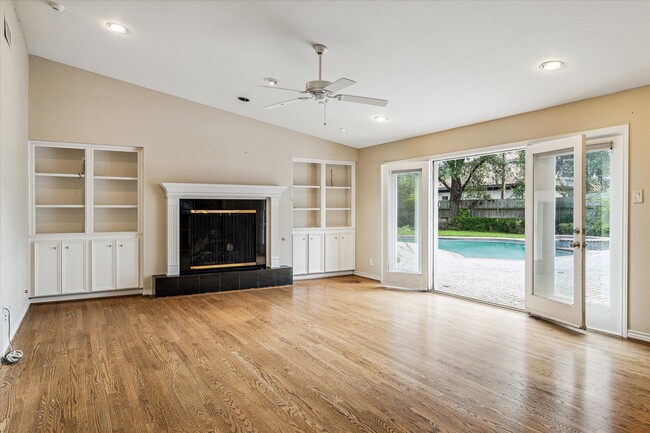Photo - 5505 Holly Springs Dr