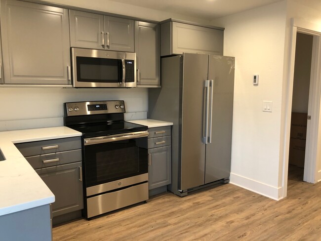 Kitchen - 1102 23rd St Townhome