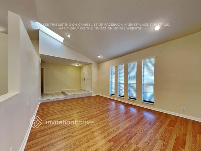 Photo - 968 Sage Ave