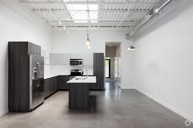 1BR, 1BA - 970SF
