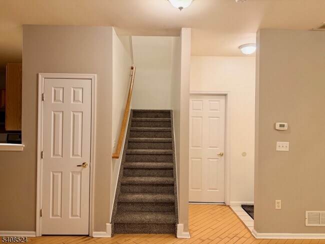 Photo - 43 Windsor Dr