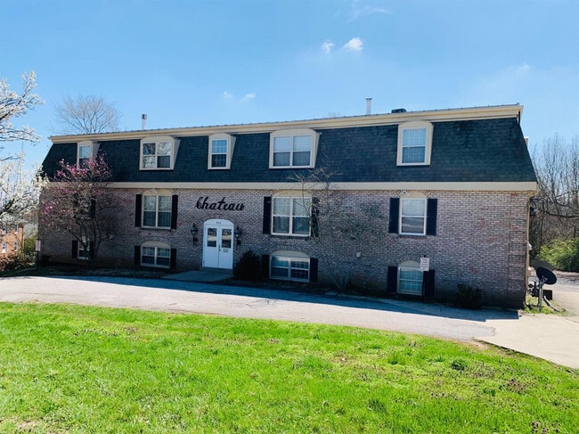 Building Photo - 904 Plaza Dr Unit 11
