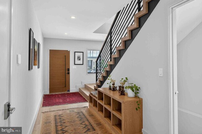 Photo - 911 S Oak St