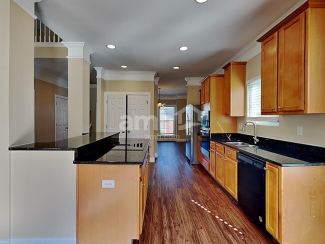 Photo - 116 Lake Point Ct