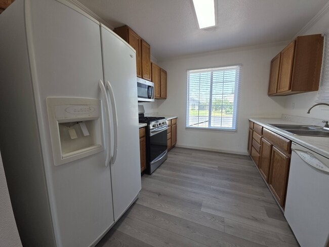 Photo - 2067 Blossom Ave