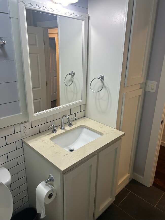 Photo - 265 Melita Rd