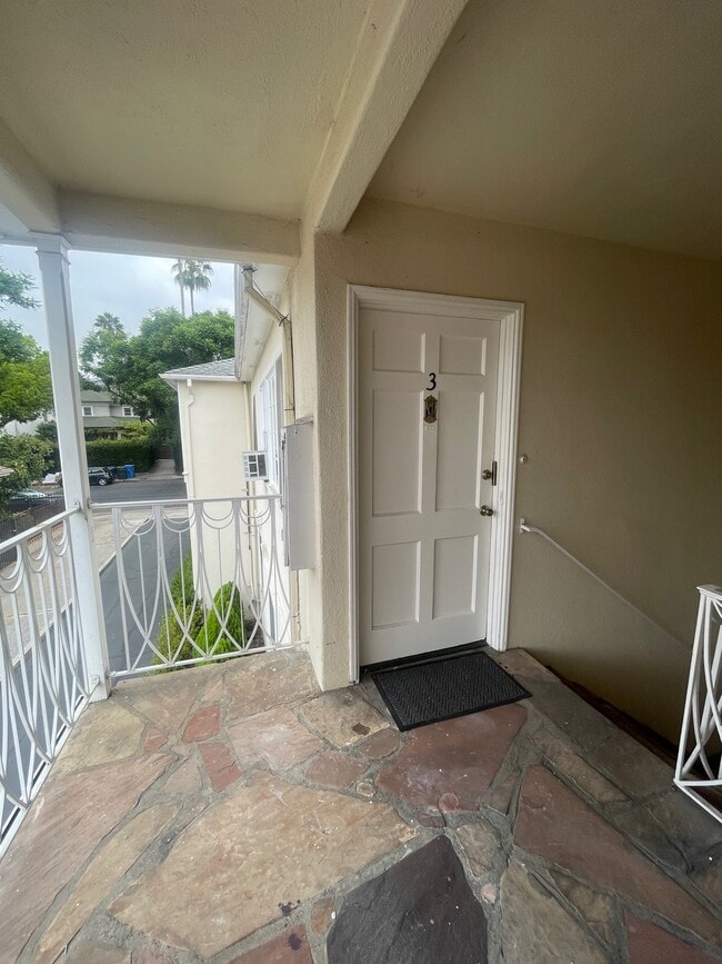 Photo - 7918 Norton Ave Unidad 7918 Norton #3