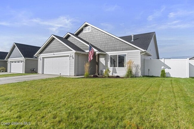 Building Photo - 3813 N Pradera Ct