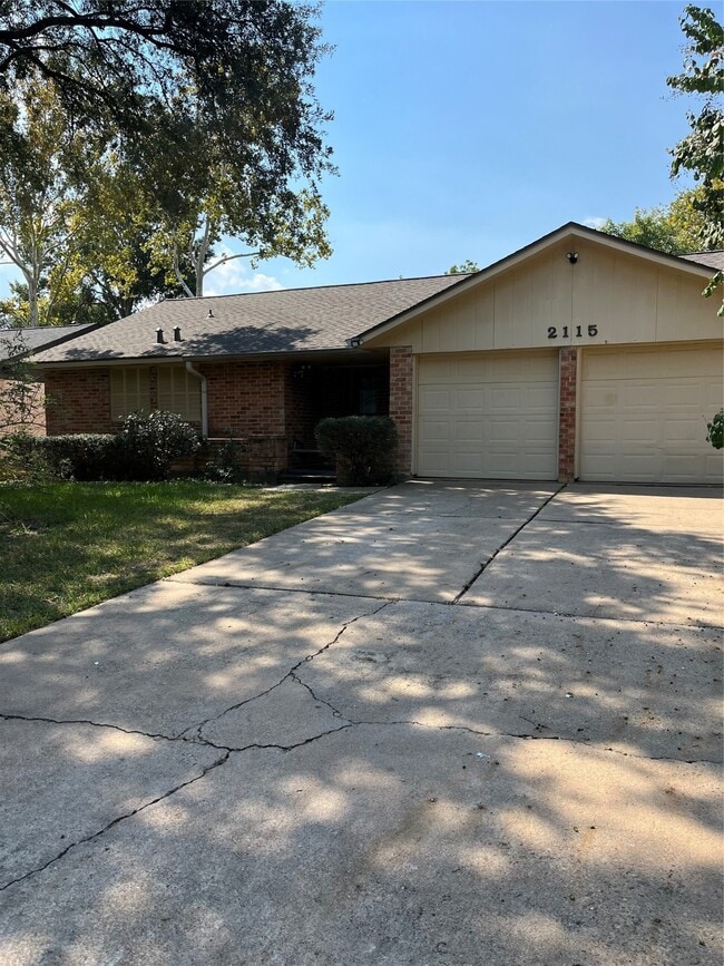 Photo - 2115 Blindlake Dr
