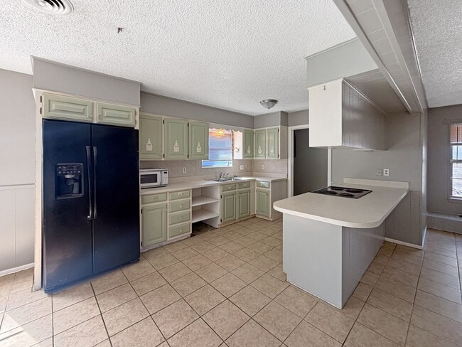 Photo - 801 W Cochiti Ave