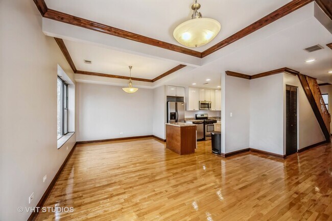 Photo - 212 E 44th St