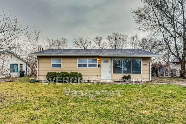 Photo - 3214 Falcon Dr House