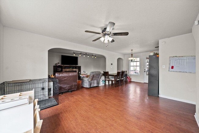 Photo - 919 Van Buren Ave