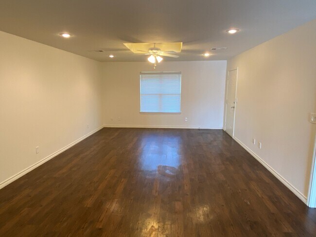 Photo - 4287 Castlegate Dr Unit 4287