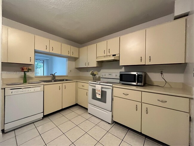 Photo - 8032 NW 29th St