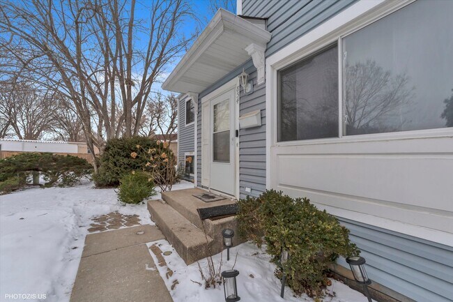 Photo - 854 Cambridge Pl