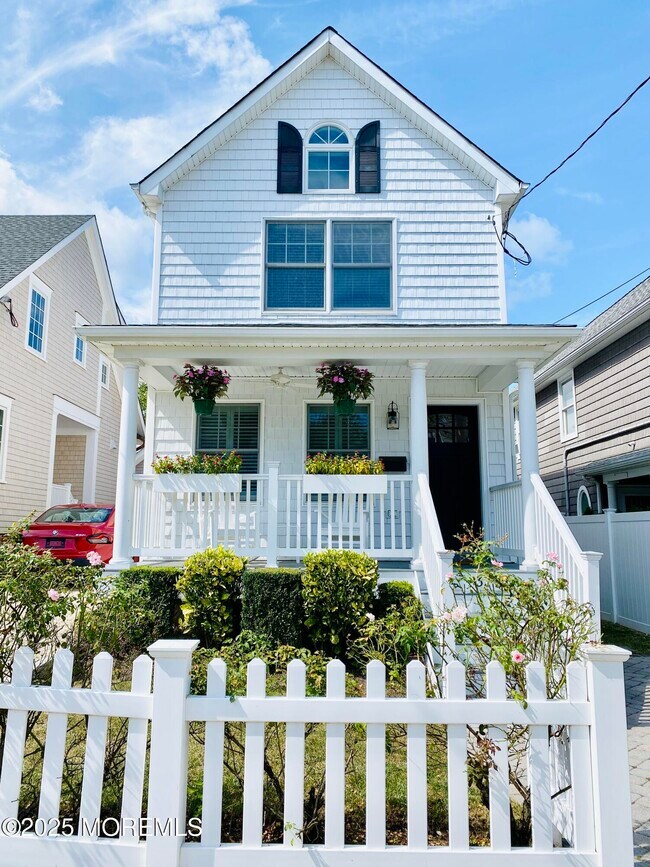 Photo - 32 1st St