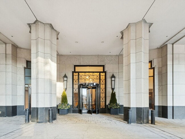 Photo - 514 N Peshtigo Ct Unit 3301