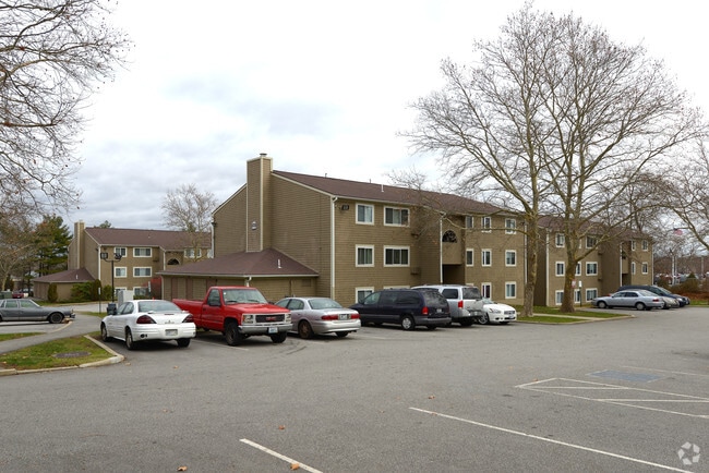 Photo - Wampanoag Village Apartments