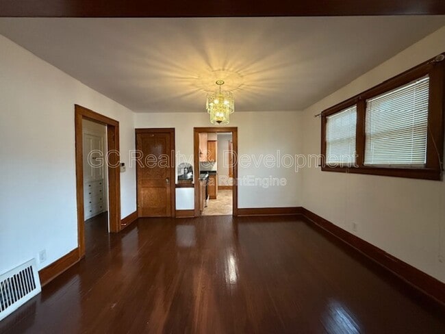 Photo - 454 Moseley St