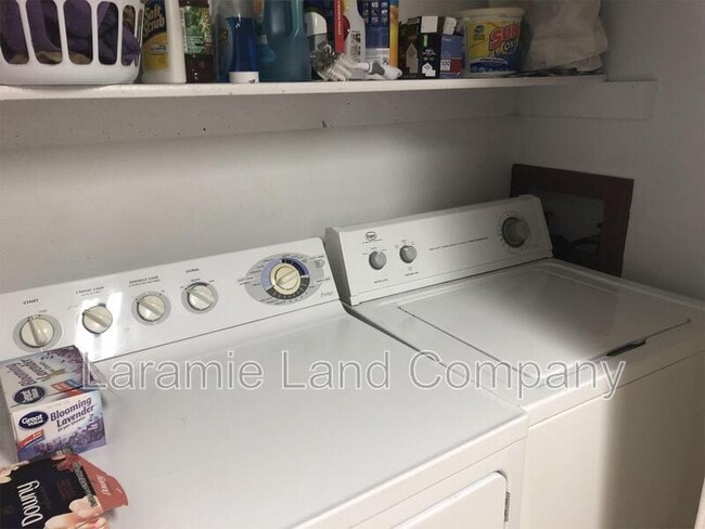 Photo - 669 N 10th St