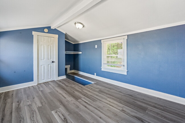 Photo - 1310 Alki Ave SW