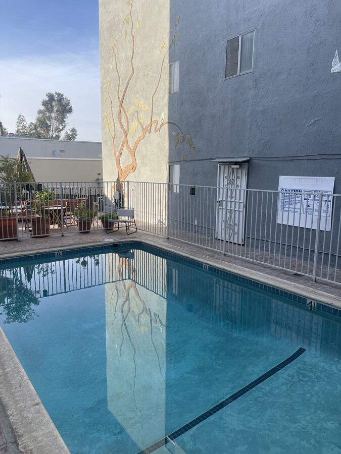 Photo - 1810 N Bronson Ave Unit 0