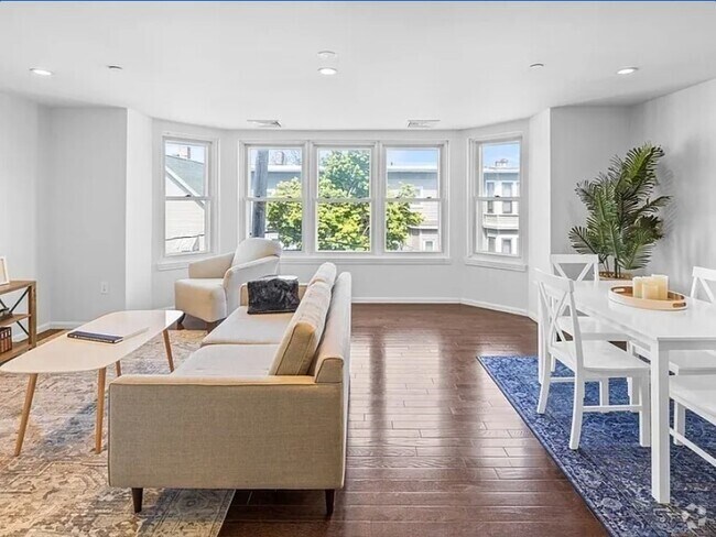 Building Photo - 165 W Sixth St Unit G Rental