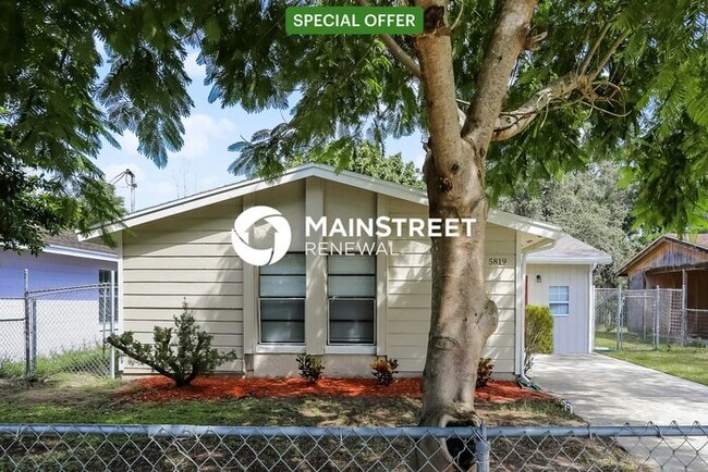 Building Photo - 3 Bedroom Pet-Friendly Home in ORLANDO, FL...