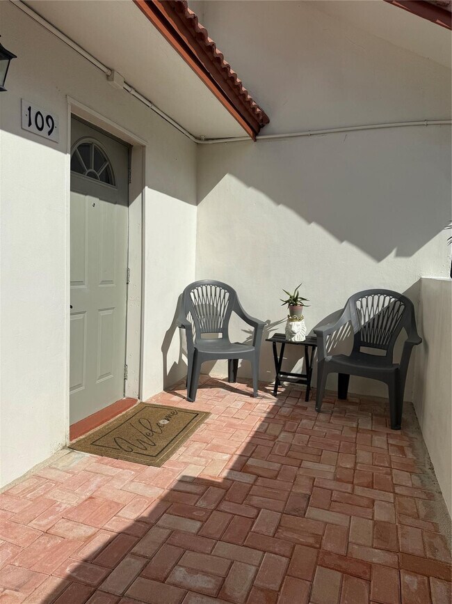 Photo - 3200 Coral Springs Dr