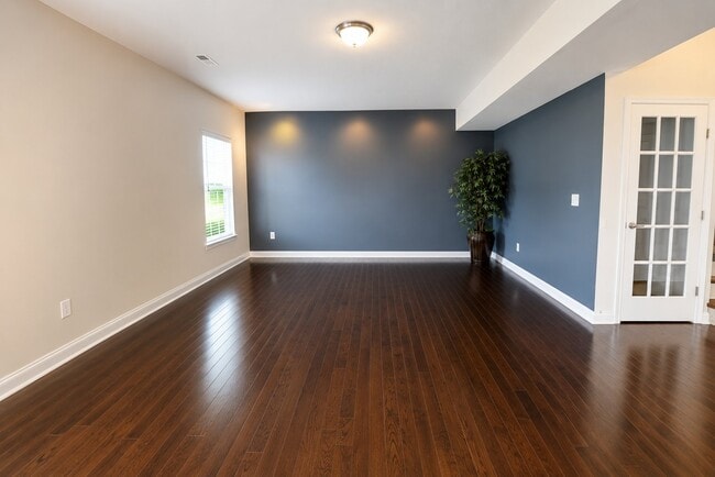 Photo - 9480 Woodbine Way