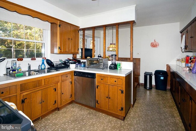 Photo - 412 Swarthmore Rd