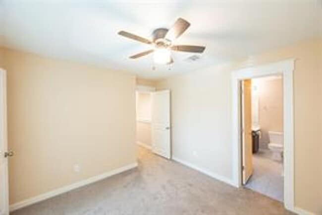 Spacious Condominium - Spacious Condominium