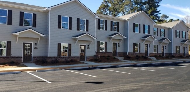 Photo - Townhome In Oakwood, GA!