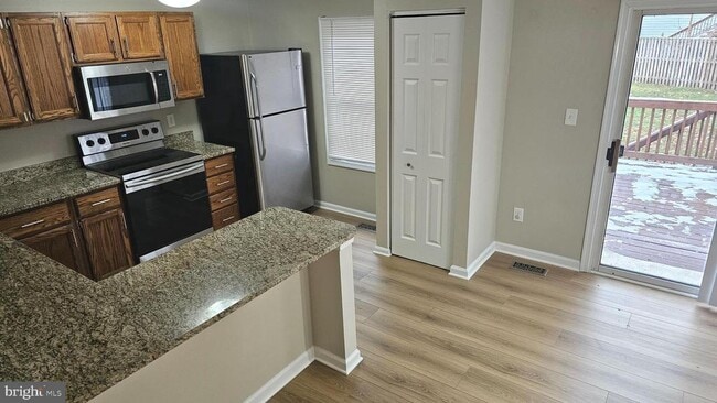 Photo - 1196 Swanhill Ct