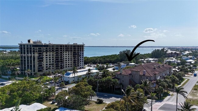 Photo - 742 Granada St