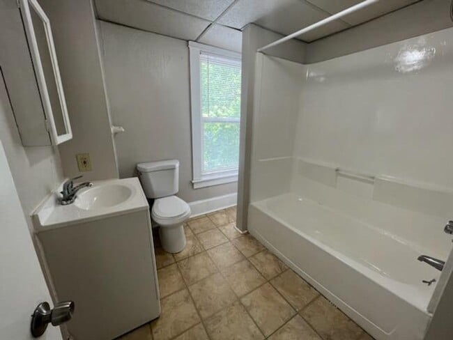 Photo - 109 W Rosedale Ave Unit 3