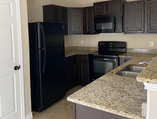 Photo - "Spacious 3-Bed Condo with Granite Countertops & 2.5 Baths in Prime San Antonio Location!" Unidad 1